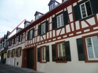 Hauptbild ImmobilienPunkt***TOP SANIERTES 4 PARTEIENHAUS MIT EIGENT�MERWOHNUNG!